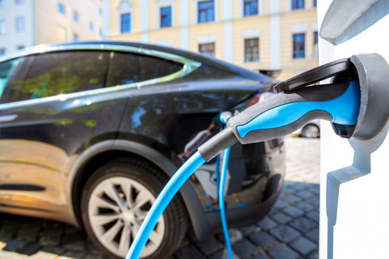 Recharger une voiture électrique dans un immeuble, Thiviers, BGE La Connexion Électrique